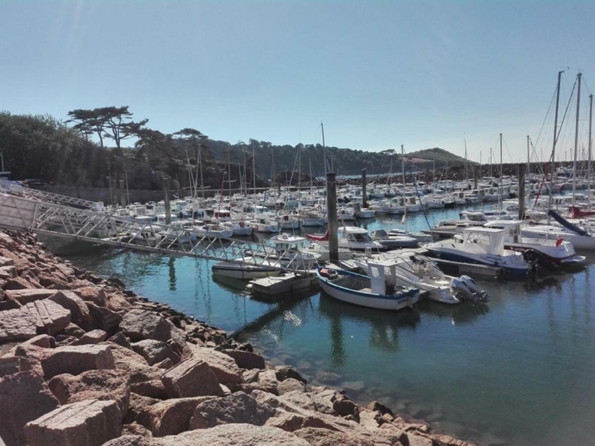 Vue Mer Cote De Granit Rose En Bretagne Trebeurden Bagian luar foto