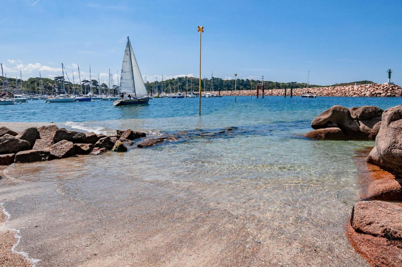 Vue Mer Cote De Granit Rose En Bretagne Trebeurden Bagian luar foto